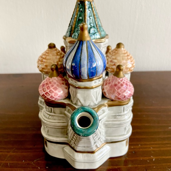 Fitz and Floyd 1994's St. Basil's Cathedral Teapot - Picture 4 of 7
